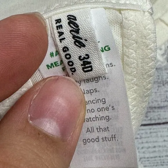 Aerie Real Power White Plunge Push Up Eyelash Lace Bra Size 34D