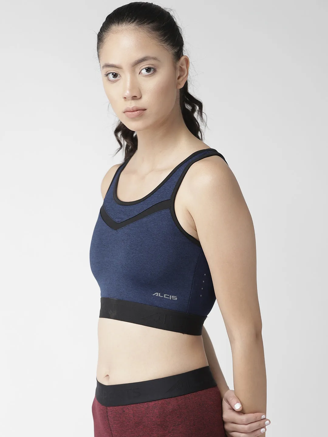 Alcis Women Navy Blue Solid Non-Wired Lightly Padded Running Sports Bra