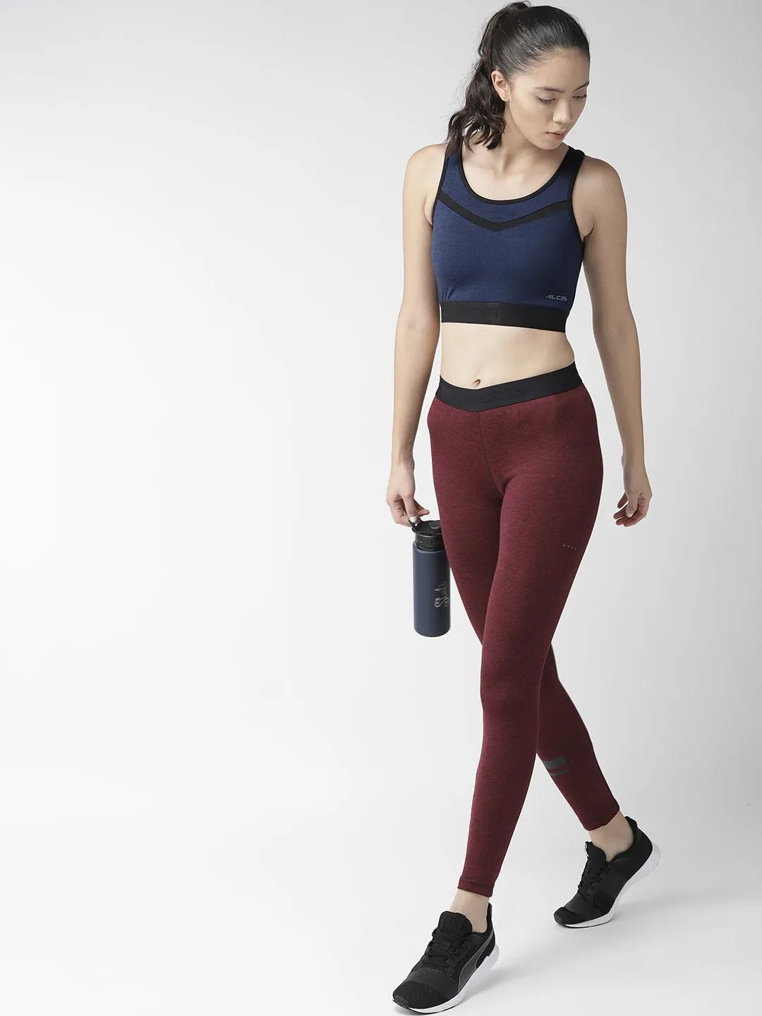 Alcis Women Navy Blue Solid Non-Wired Lightly Padded Running Sports Bra