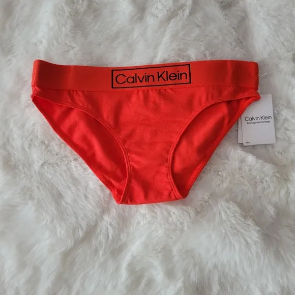 ❤️‍🔥CALVIN KLEIN BRAND NEW BRALETTE AND BIKINI SET SIZE S