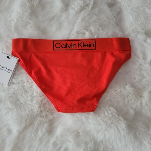 ❤️‍🔥CALVIN KLEIN BRAND NEW BRALETTE AND BIKINI SET SIZE S