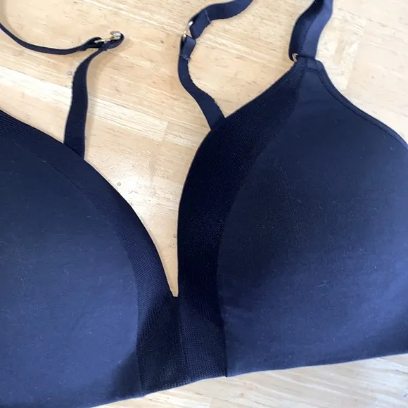 COPY - Lively the all day deep V no wire trio bra