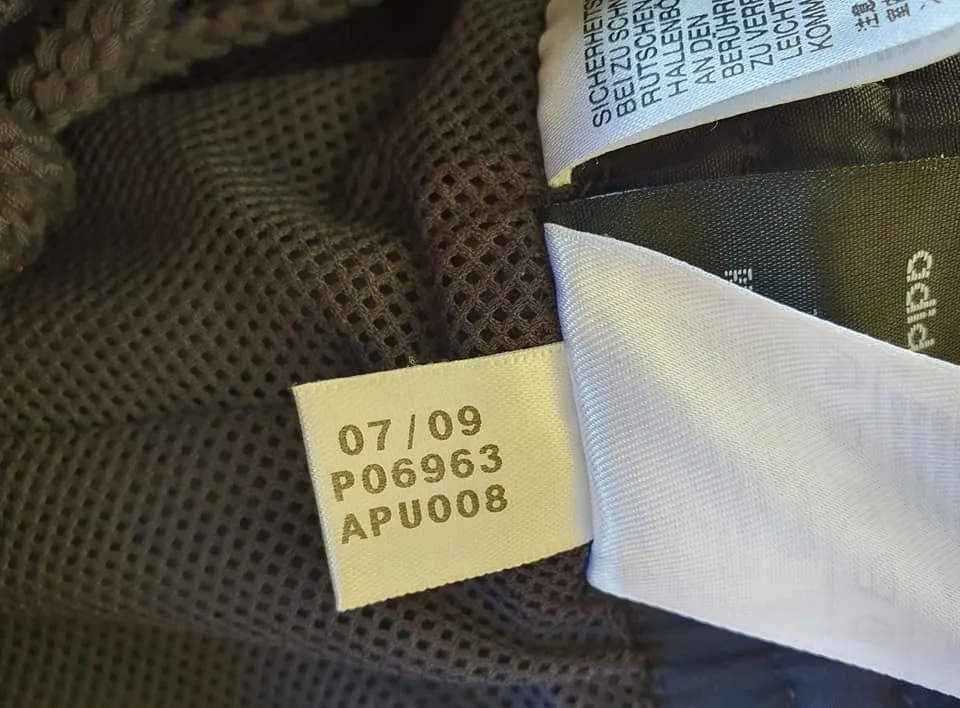 ENGLISH PREMIER LIVERPOOL FC 2009-2010 ADIDAS PRESENTATION & TRAINING PANTS MEDIUM UK SIZE 34"  # P06963  SOLD OUT **