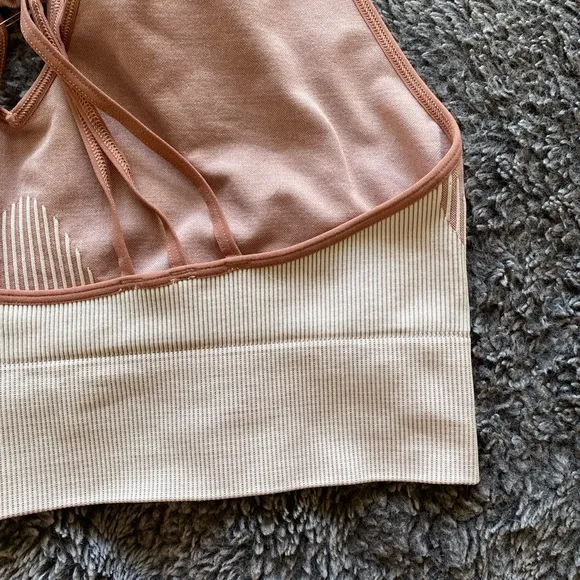 GOOD AMERICAN Women’s Racerback Sports Bra