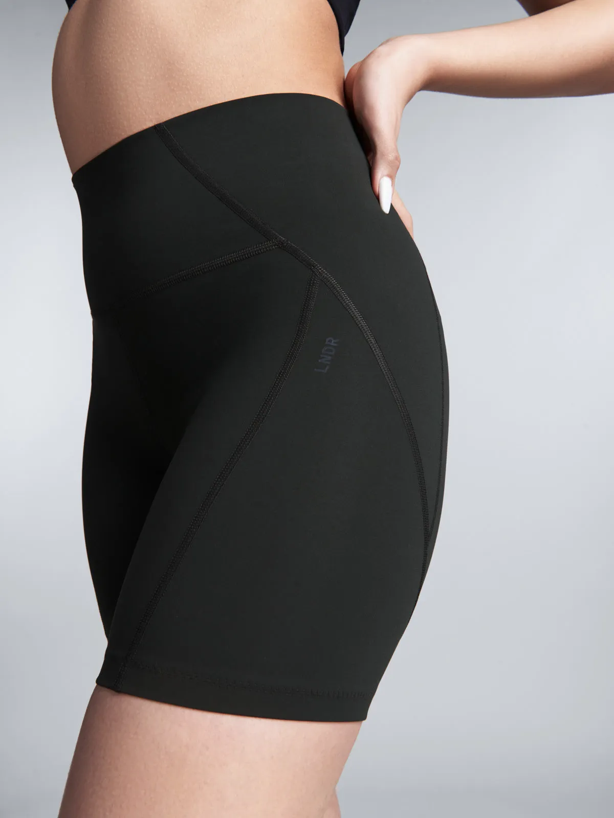 LIMITLESS 7.5" Bike Short Olive