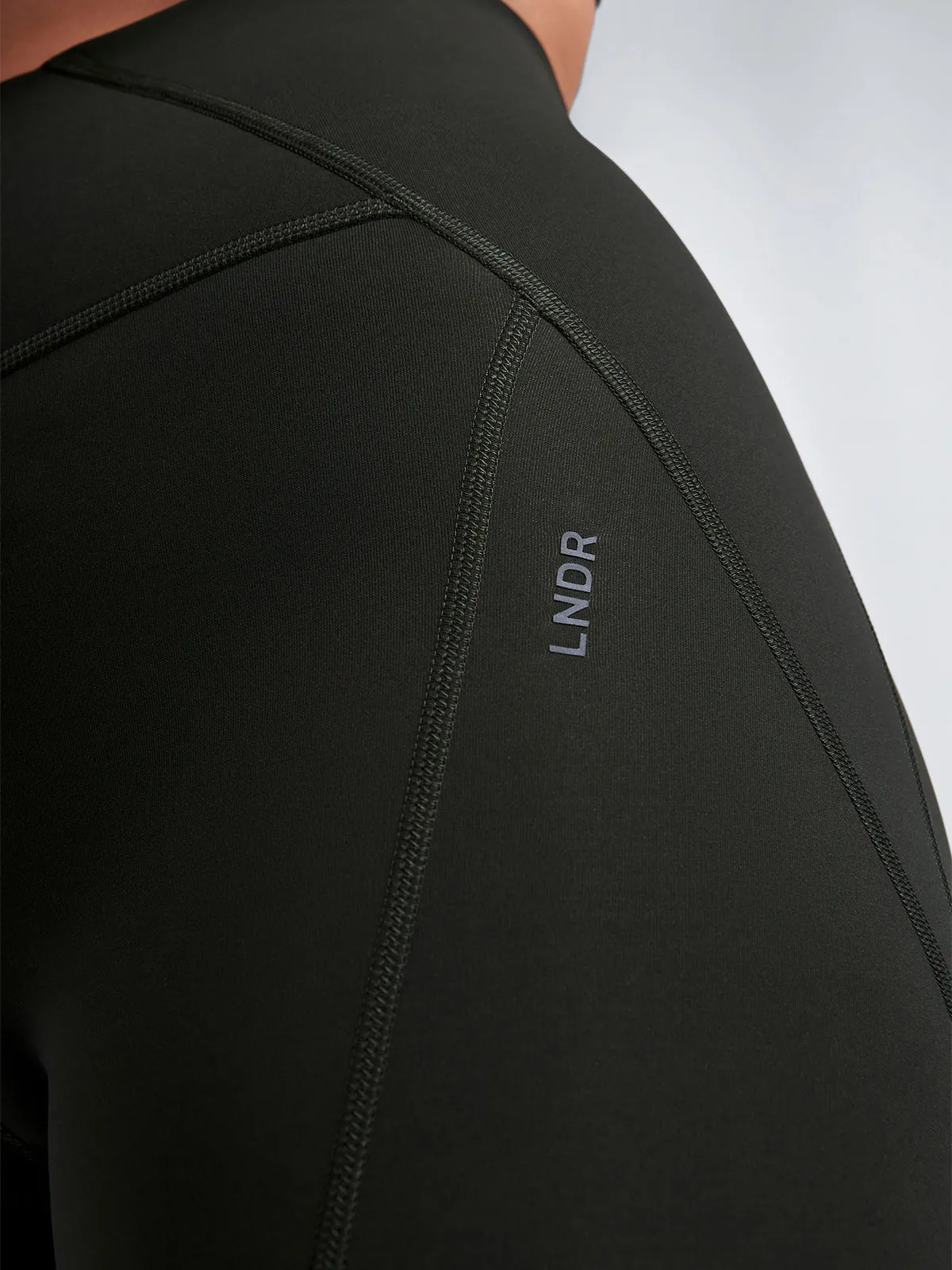 LIMITLESS 7.5" Bike Short Olive