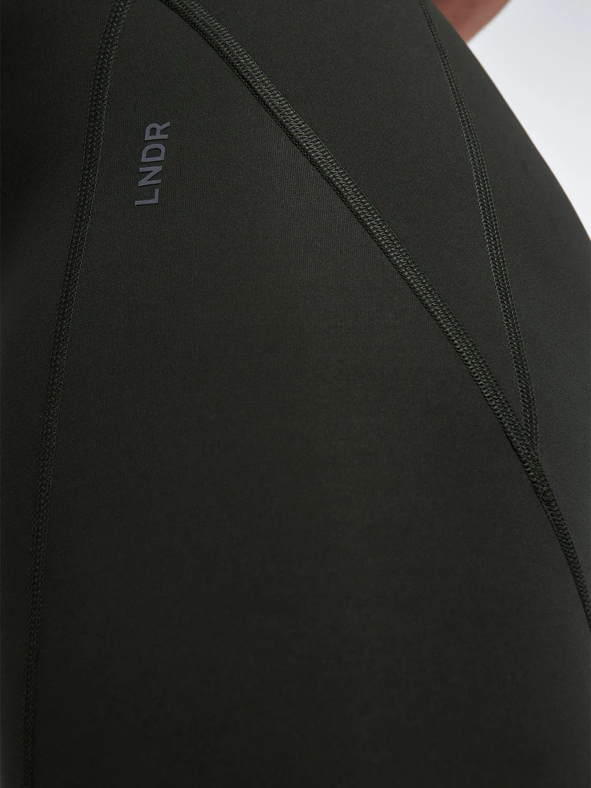 LIMITLESS 7.5" Bike Short Olive