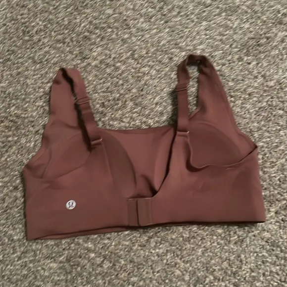 Lululemon sports bra. 10-A/B