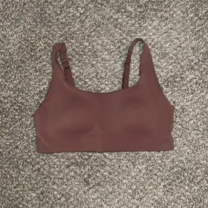 Lululemon sports bra. 10-A/B