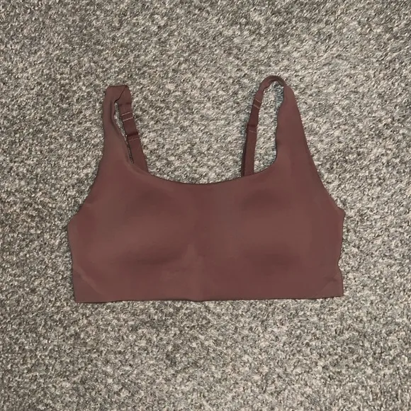 Lululemon sports bra. 10-A/B