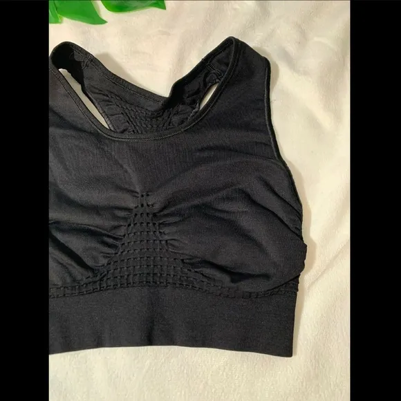 NEW $50 Sweaty Betty Stamina Sports Bra in Black‎ [SZ Small ]
