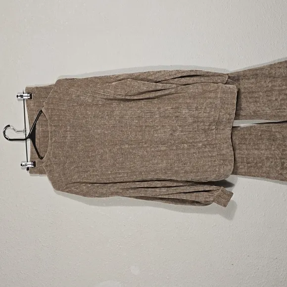 REVOLVE BRAND Majorelle Pullover Long Sleeve Sweater and sweatpants XS
