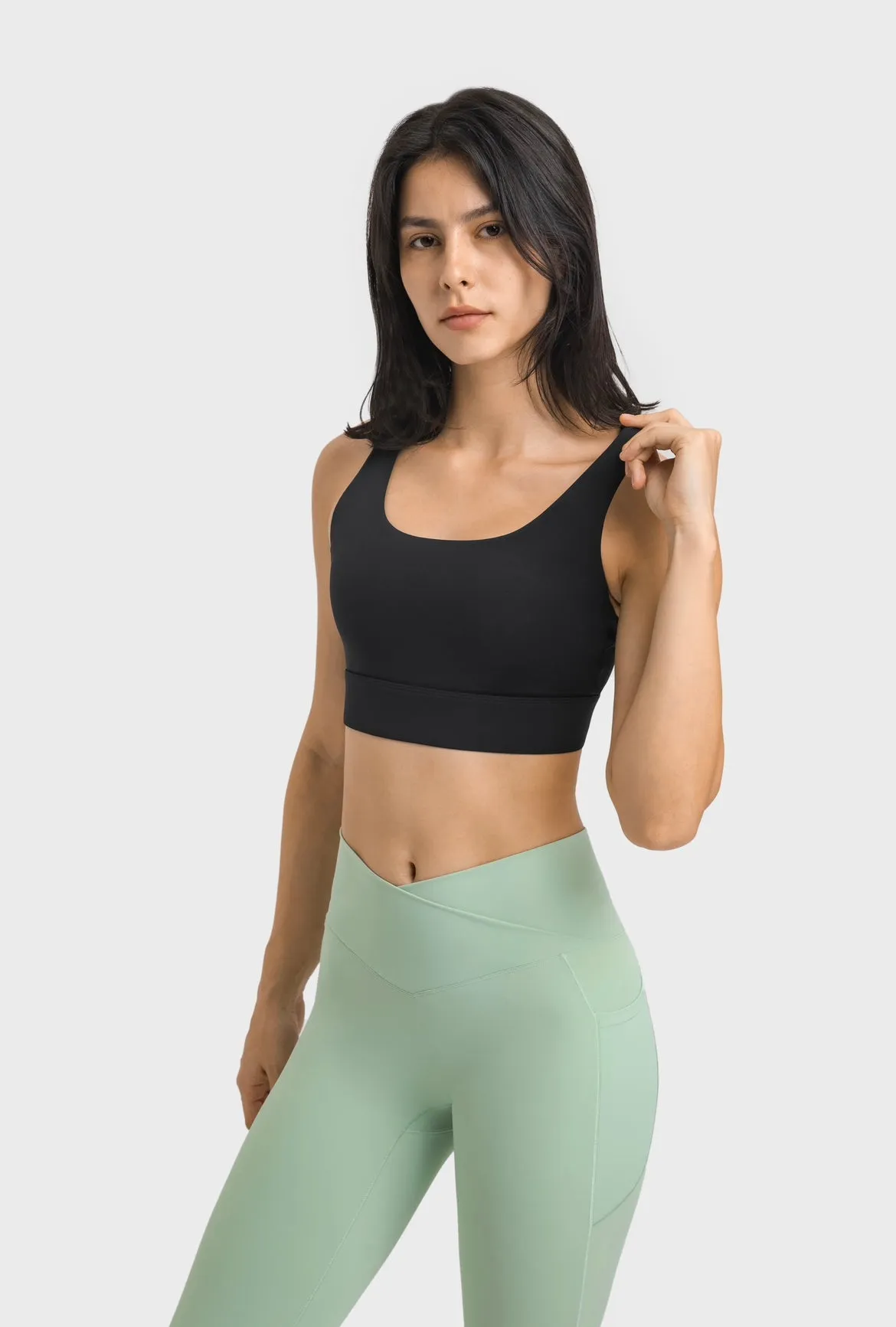Tangs Display - High Impact Elevate Sports Bra with Moulded Cups and Clasp