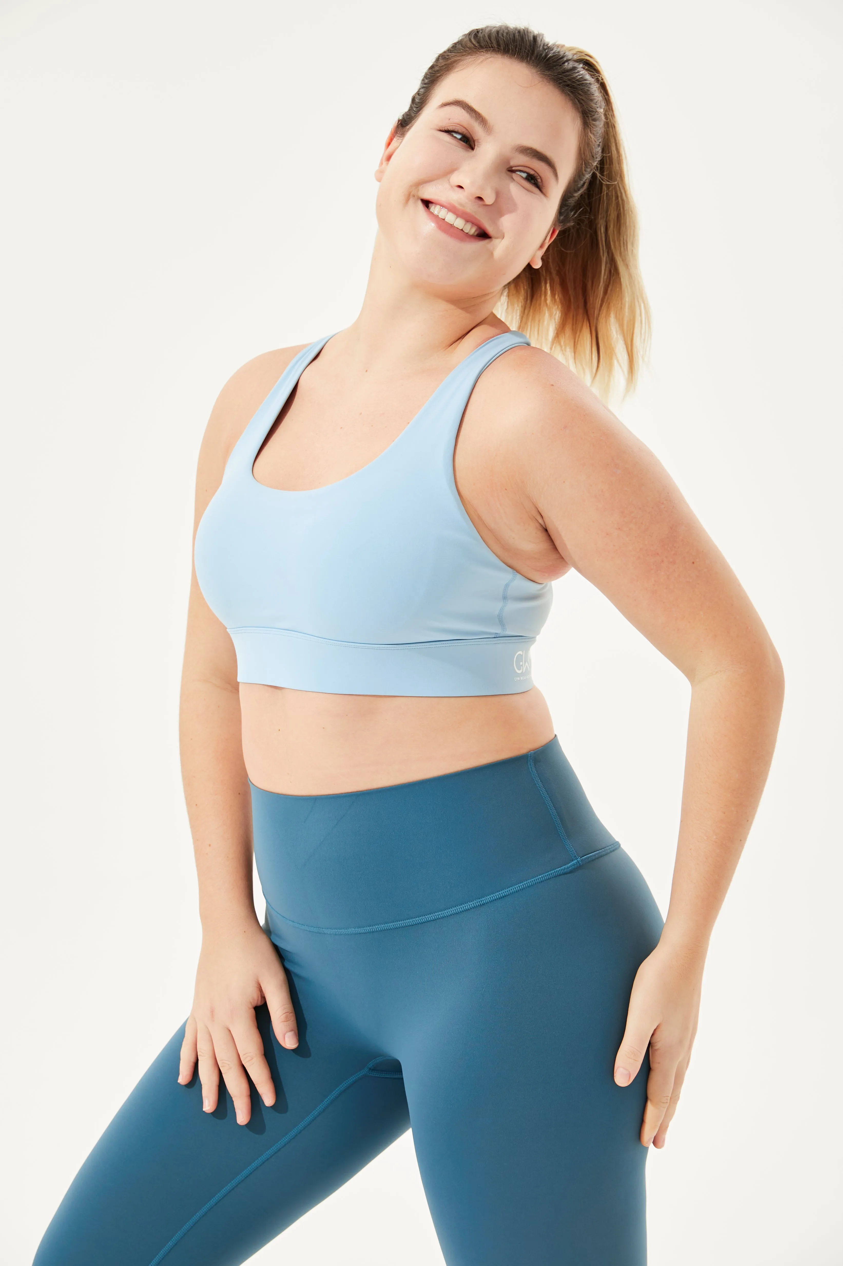 Tangs Display - High Impact Elevate Sports Bra with Moulded Cups and Clasp
