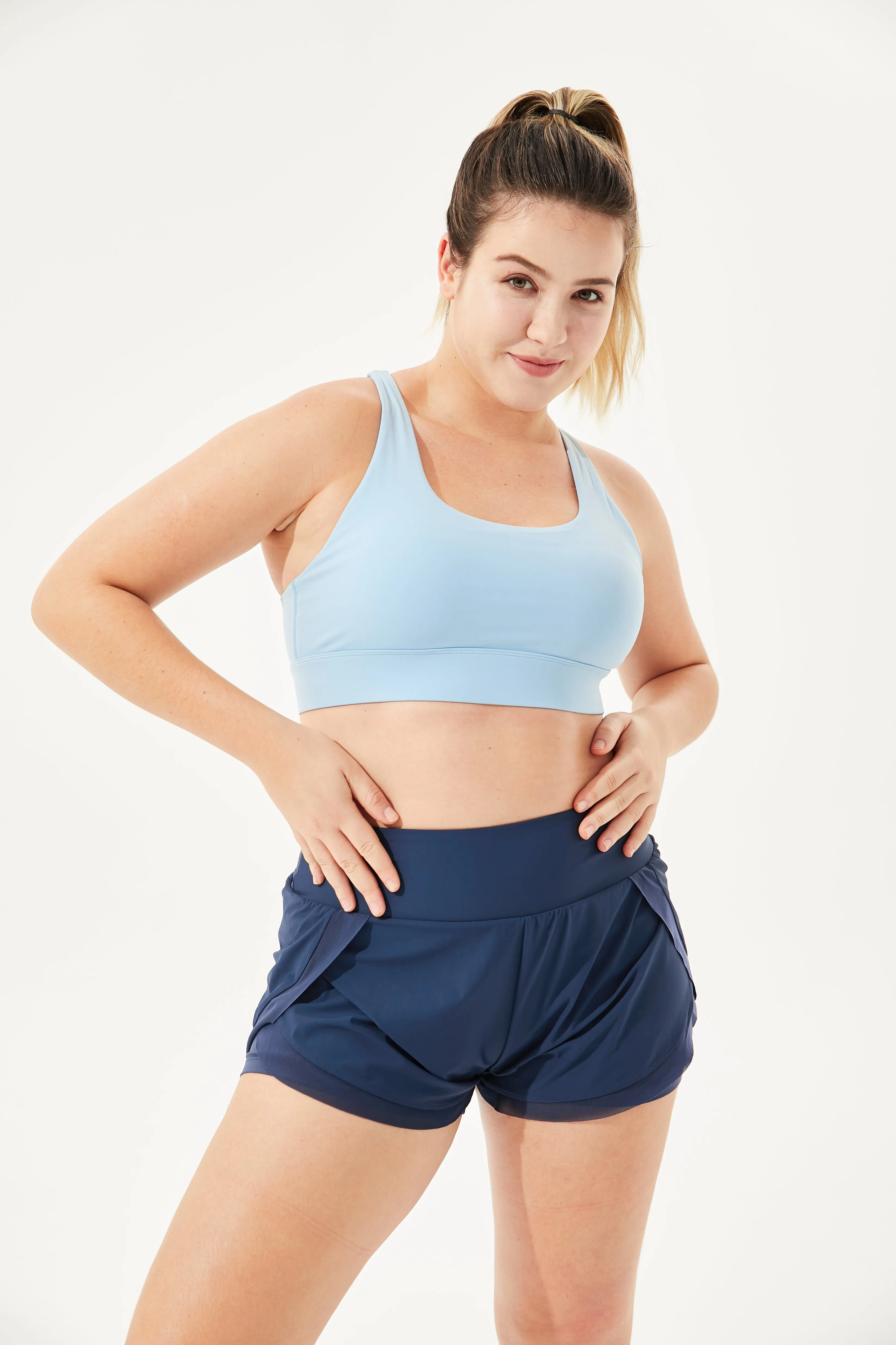 Tangs Display - High Impact Elevate Sports Bra with Moulded Cups and Clasp